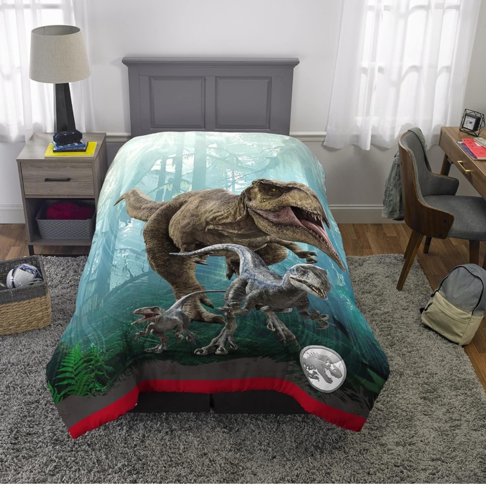 *NEW* Jurassic World Mircofiber Reversible Comforter, Twin/ Full